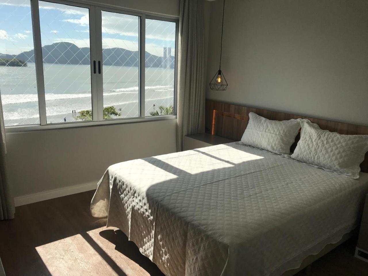 Frente Mar Em Bc, Vista Incrivel Da Orla